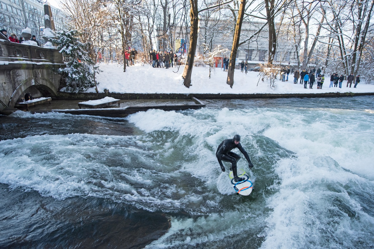 Eisbachwelle surfen: Der Streit um die Stadtauflagen image 33288c27 43c1 4888 b6f8 1a1ae8019f66.png