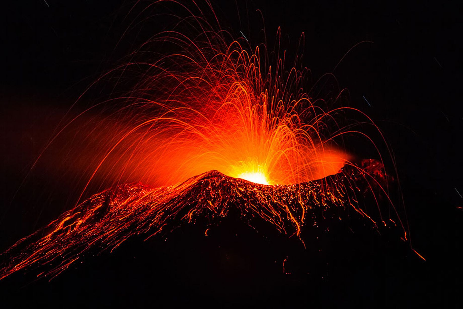 Etna Volcano Erupting: Lava Fountains and Ash Eruption image 6fefad80 a822 42a0 93d9 561941a8361f.png