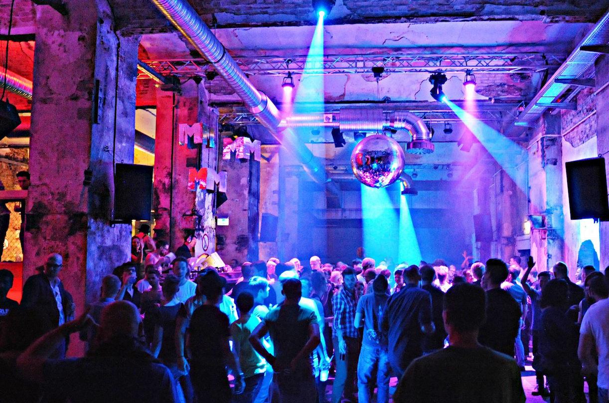Berlin Nightlife: Der ultimative Leitfaden für nächtliche Abenteuer image adf8bf44 905b 4bef b910 9b0ea228379d.png