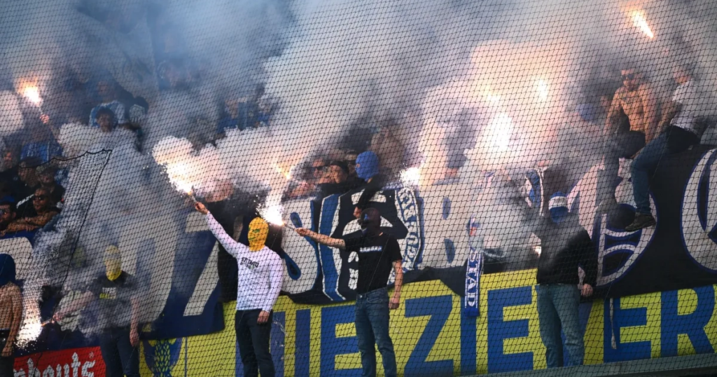 KRC Genk Fans Vorfälle: Warum die Polizei zum Spiel eingreifen musste image 18973de4 6cb1 4cec 9750 65d24ec94bab.png