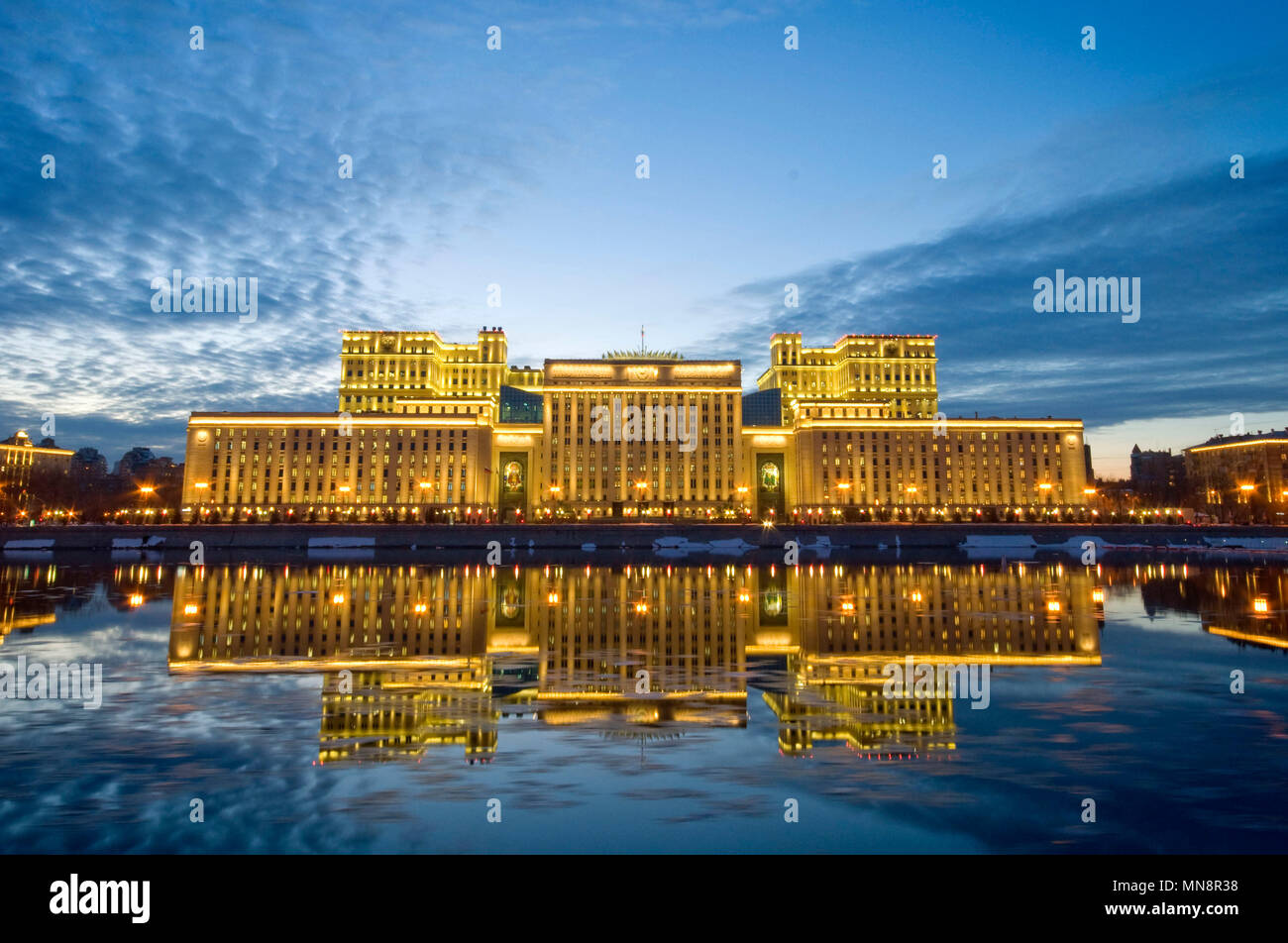 Verteidigungsministerium Ukraine: Selenskyjs Neubesetzung image 221a25bb 0ef9 4f47 bf1f fb649572624b.png