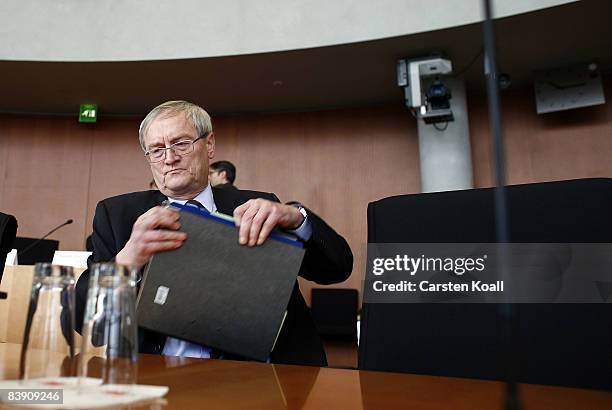 August Hanning: Vorwürfe und die Kontroversen um den Fall Christina Block image fd7b1337 3c13 455c 81a2 d3707f1c59ce.png