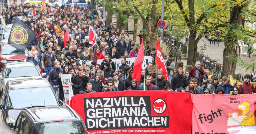 Rechtsextreme Burschenschaften: Ein Blick auf ihre Verbindungen zur AfD image 0db084b4 3cef 487f ac49 f5ebf5ae1256.png