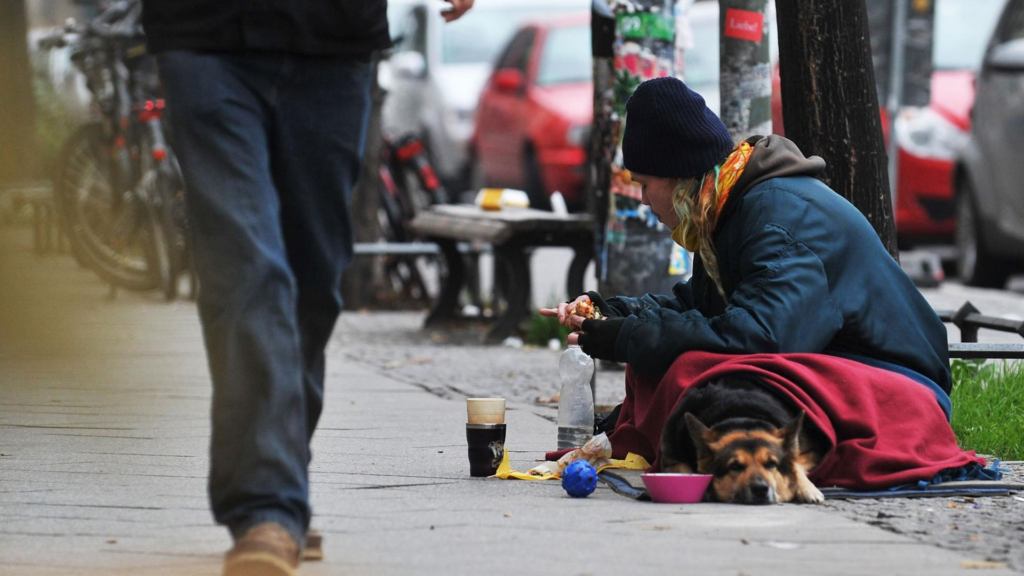 Armut in Deutschland: 13 Millionen Menschen leben in Gefahr image 76370628 3c27 4ab6 8a68 fffc32b21fb4.png