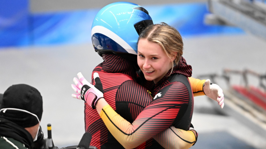 Laura Nolte Olympiasieg im Zweierbob: So siegte sie in Cortina image 771dffa8 389f 4296 8910 c308eeb6c1b5.png