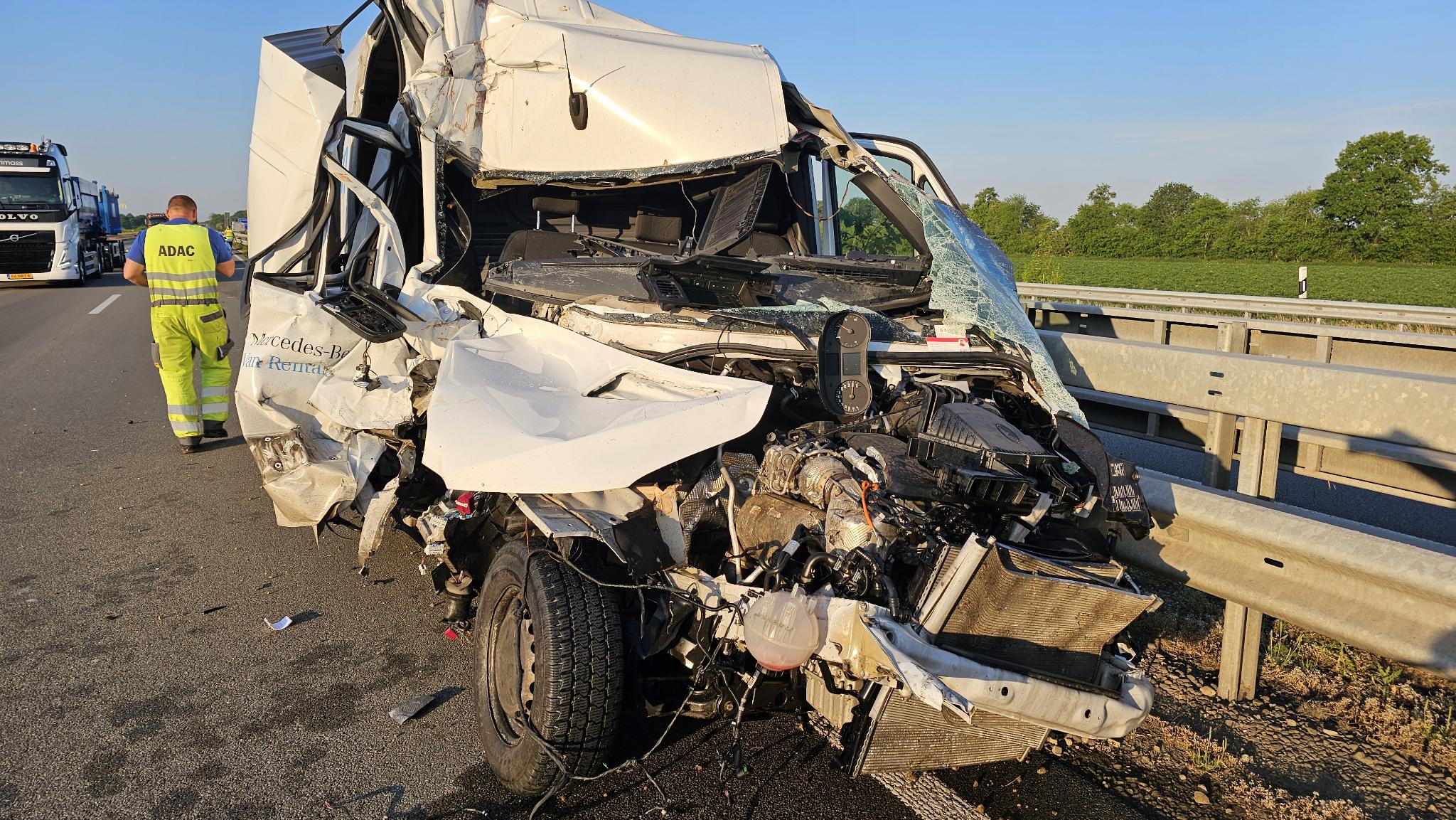 Verkehrsunfall Autobahn 31: Schockierende Nachrichten über Verletzte image 01631de1 939a 4eb8 bbb0 e499542b41c2.png