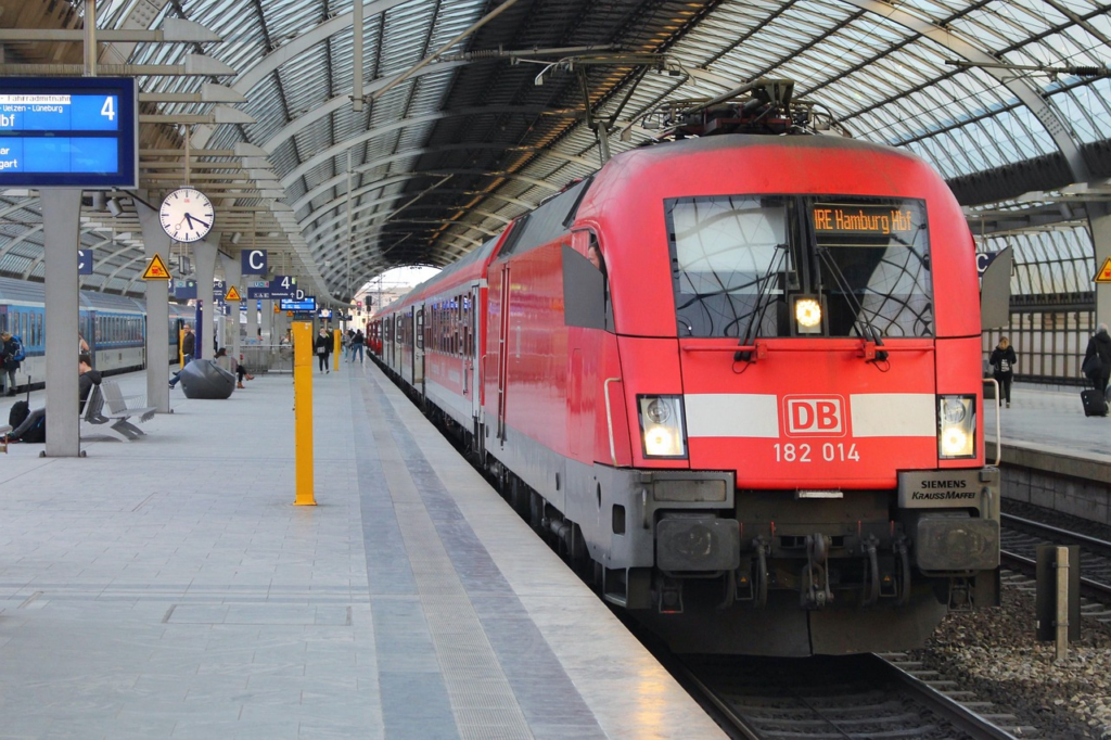 Deutsche Bahn: Was die Milliardenverluste für die Pünktlichkeit bedeuten image 169750a0 adf3 4f52 9ddb c5d4b8ef0285.png